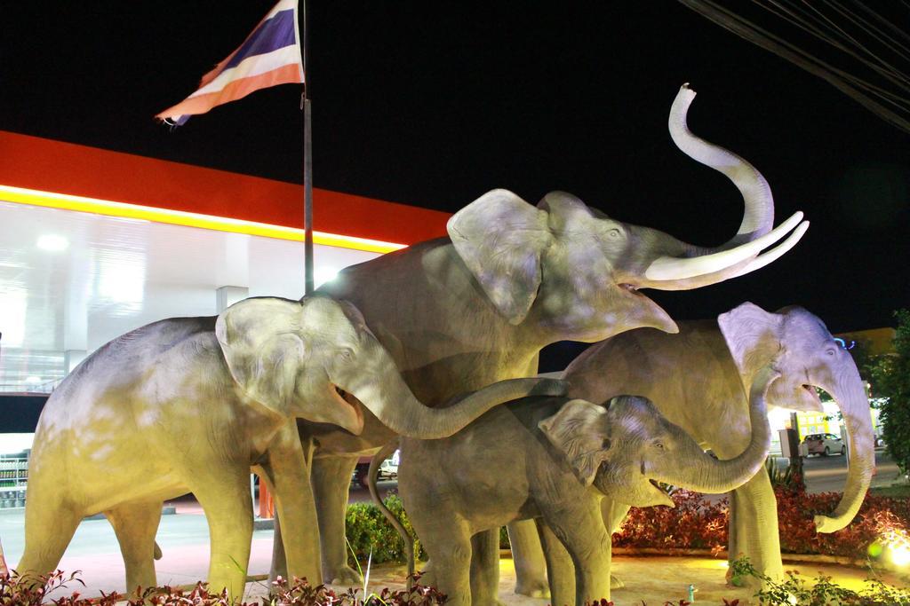 The Lephant Hotel Surat Thani Dış mekan fotoğraf
