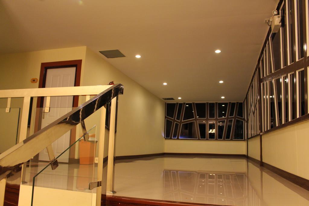 The Lephant Hotel Surat Thani Dış mekan fotoğraf